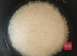 腊肠三色焖饭的做法图解2