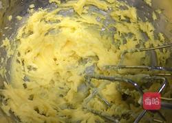 椰蓉蛋黄酥饼的做法图解6
