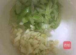 豆腐皮炒韭菜的做法图解4