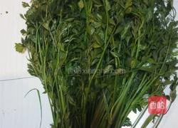 素炒水芹菜的做法图解1