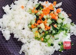 菠萝炒饭的做法图解2