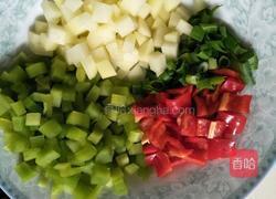 炒三丁的做法图解1