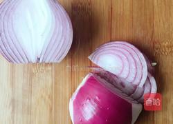 木耳拌紫皮洋葱的做法图解3