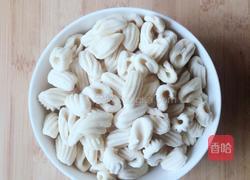 肉丝蔬菜炒麻食的做法图解1