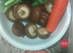 香菇酿肉的做法图解1