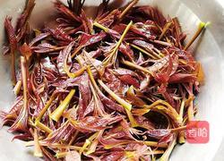 香椿头炒蛋的做法图解1