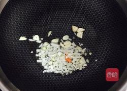 五花肉炒辣白菜的做法图解2