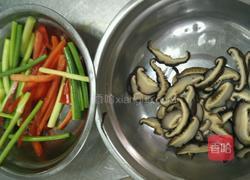 小炒鱼的做法图解2