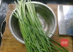 野韭菜炒鸡蛋的做法图解1