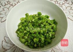 榆钱饼的做法图解1