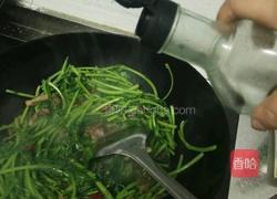 茼蒿炒肉丝的做法图解5