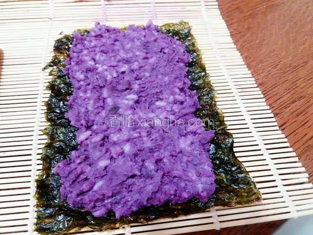 铺在海苔上