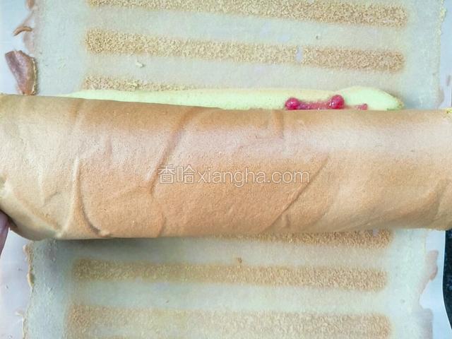 然后卷起，卷紧些。
