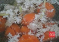 胡萝卜瘦肉炖汤的做法图解4