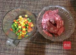 培根炒螺旋意面的做法图解1