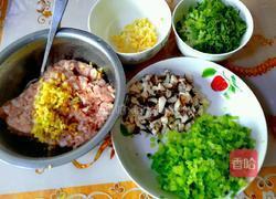 香菇芹菜肉馅饼的做法图解4