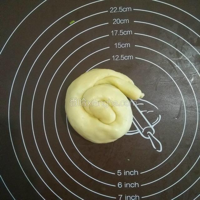 然后转圈成蜗牛形状