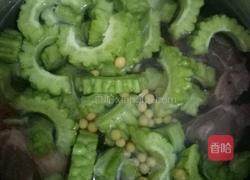 骨头苦瓜汤的做法图解5