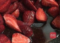 自制酸甜草莓酱的做法图解3