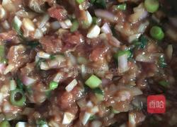 牛肉锅贴的做法图解2