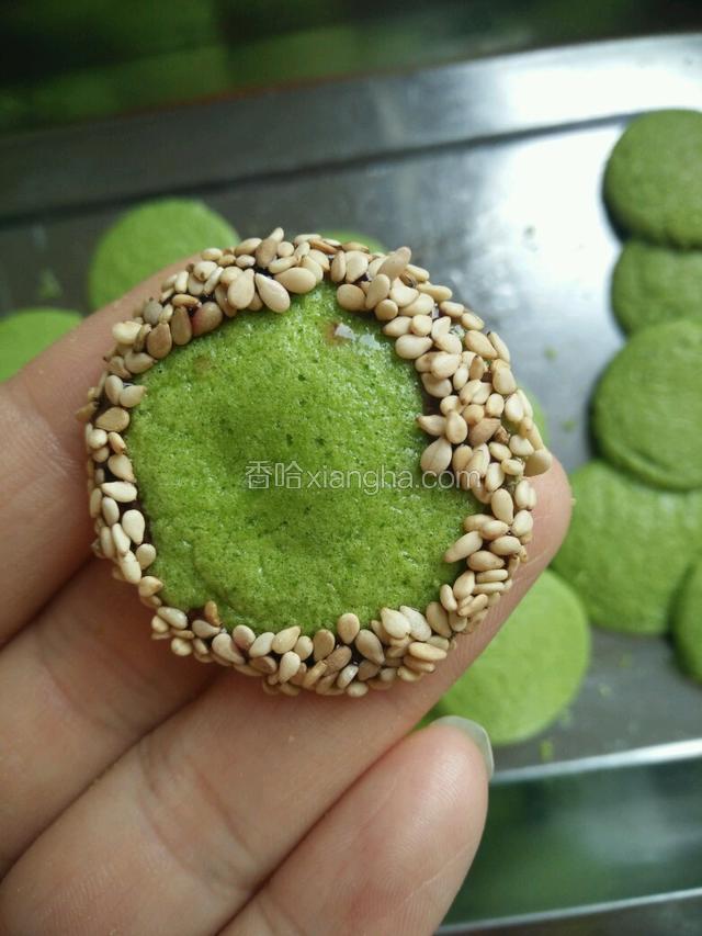 再粘上芝麻就可以了