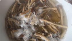 干锅茶树菇的做法图解2