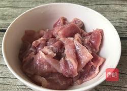 胡萝卜木耳炒肉的做法图解3