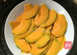 双色玫瑰花的做法图解1