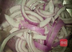 洋葱炒胡萝卜的做法图解2