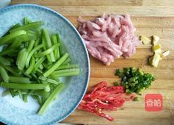 芹菜肉丝的做法图解2