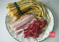 竹笋炒肉的做法图解1
