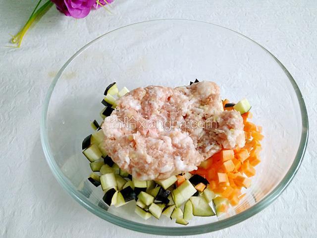 加入肉末