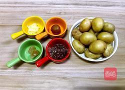 酸梅烧小土豆的做法图解1
