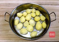 酸梅烧小土豆的做法图解2