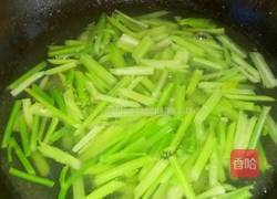 芹菜猪肉炖粉条的做法图解4