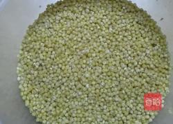 小米粥的做法图解1