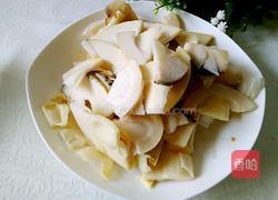 青蒜炒春笋的做法图解2