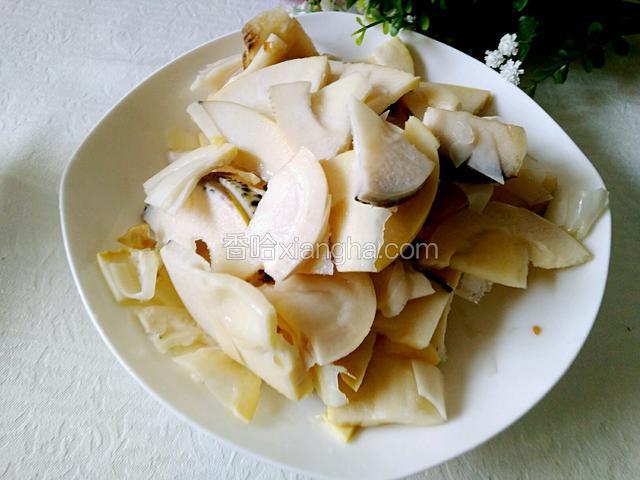 捞出来洗净沥干水备用