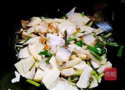 青蒜炒春笋的做法图解9