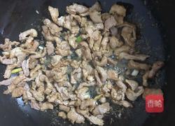 瘦肉炒茶树菇的做法图解4