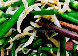 银鱼炒韭苗的做法图解11