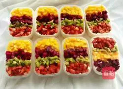 Illustration of how to make a fruit box 7