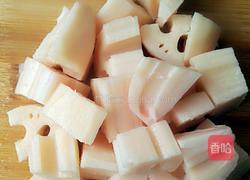 藕片红枣排骨汤的做法图解2