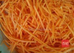 红萝卜炒土豆的做法图解1