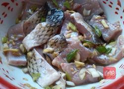 麻辣鱼块的做法图解2