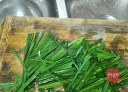  韭菜炒蛋 的做法图解2