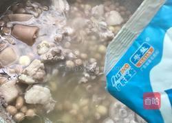 猪尾花生汤的做法图解8