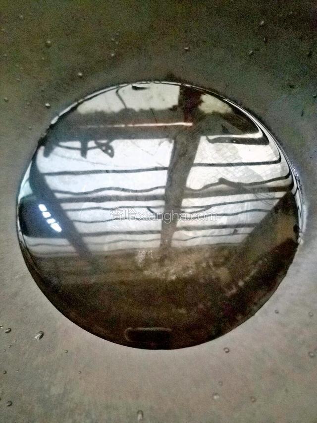 现在锅里倒入1500ML的山泉水