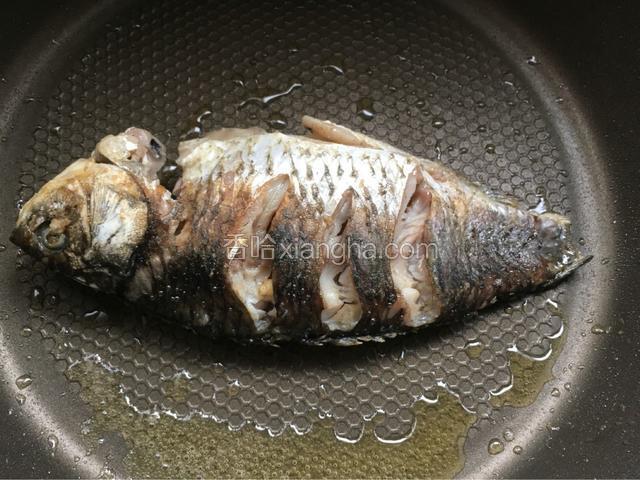 俩面煎至金黄色即可。