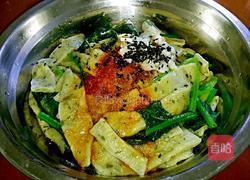 手擀菠菜面片的做法图解2